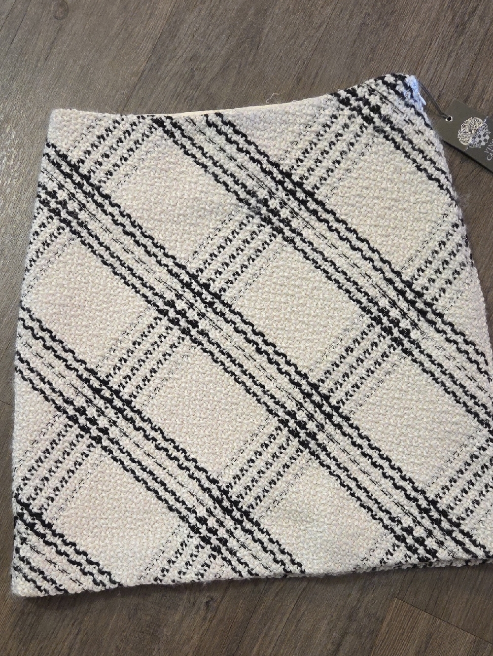 Vince Camuto • Black & White Plaid Tweed Mini Skirt - Picture 2 of 12